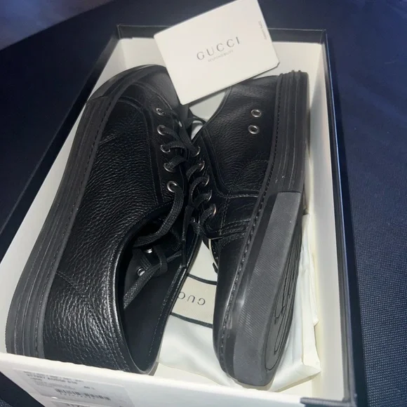 Authentic Gucci Sneakers - Picture 4 of 4